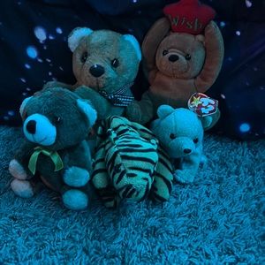 Stuffed animal bears